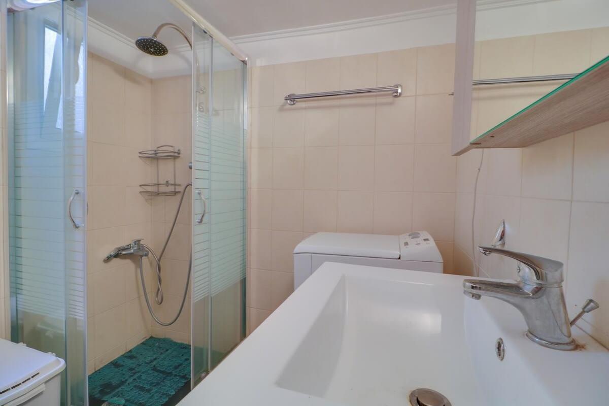 Topfloor Central Apt With Urban Views,3' To Metro Atenas Exterior foto