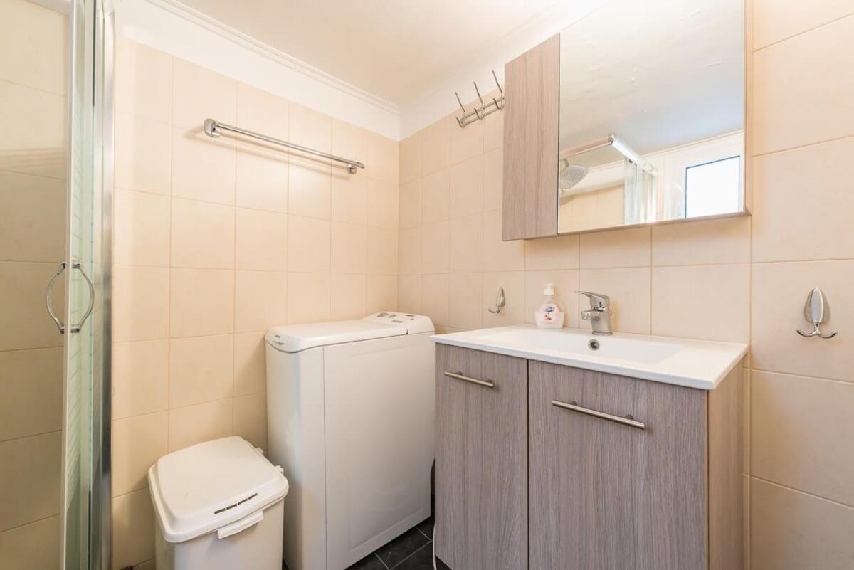 Topfloor Central Apt With Urban Views,3' To Metro Atenas Exterior foto